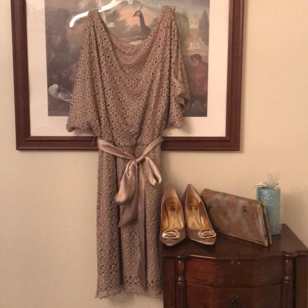 Jessica Howard Gold Dress w/ J Renee shoes